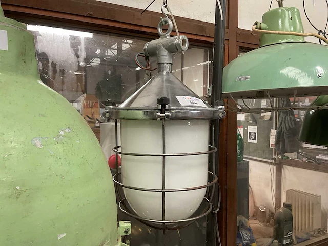 Vintage marine lamp - afbeelding 1 van  3