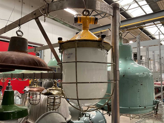 Vintage marine lamp - afbeelding 2 van  3