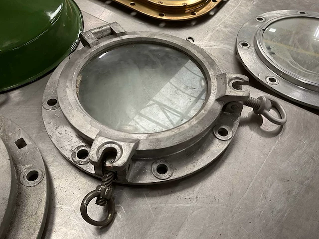 Vintage marine porthole - afbeelding 2 van  2