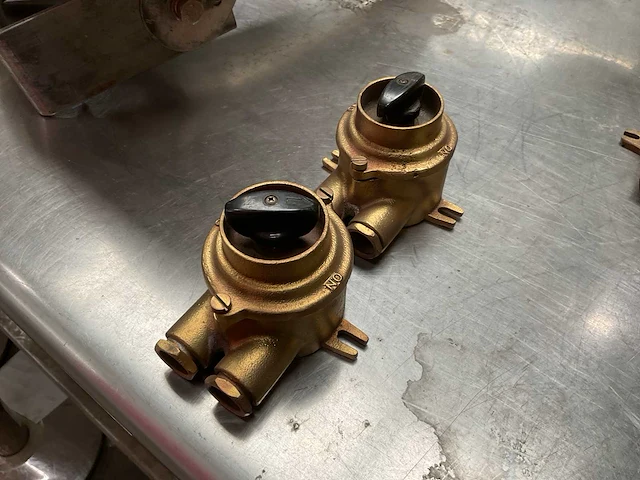 Vintage marine schakelaar (2x) - afbeelding 1 van  4
