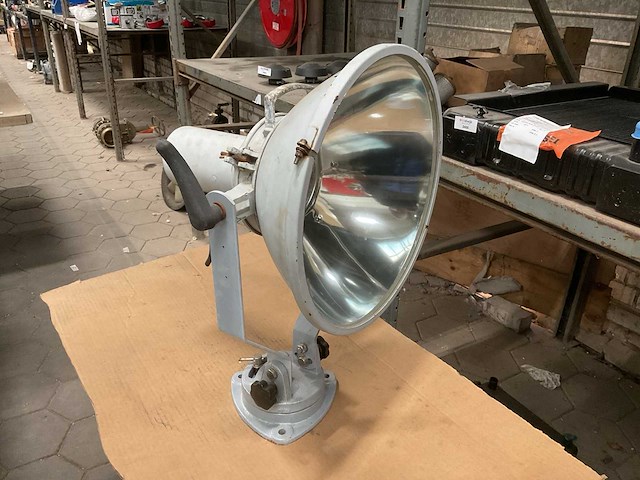 Vintage marine spot light - afbeelding 1 van  5
