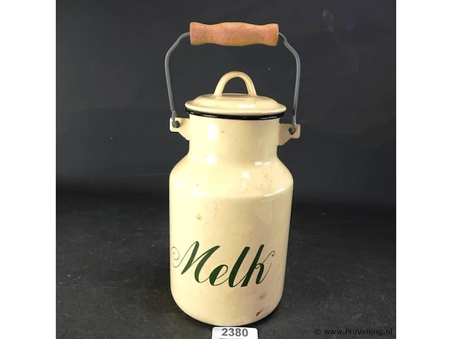 Vintage melkbus - afbeelding 1 van  5