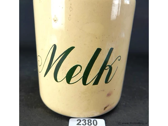 Vintage melkbus - afbeelding 3 van  5