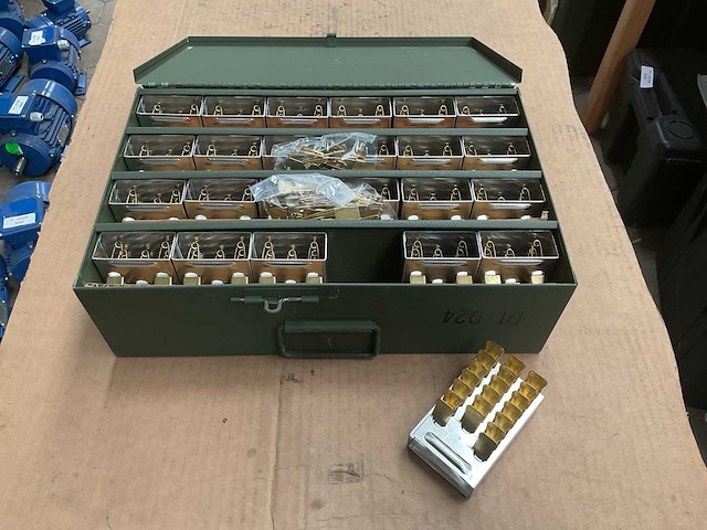 Vintage military laundry pin set - afbeelding 2 van  4