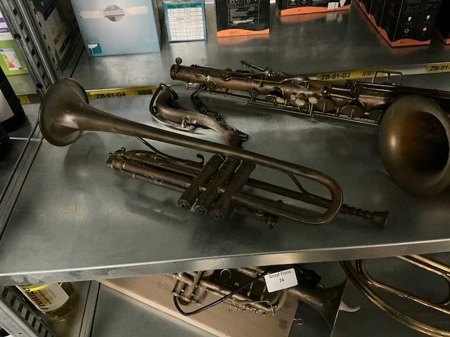 Vintage muziekinstrumenten - afbeelding 2 van  6