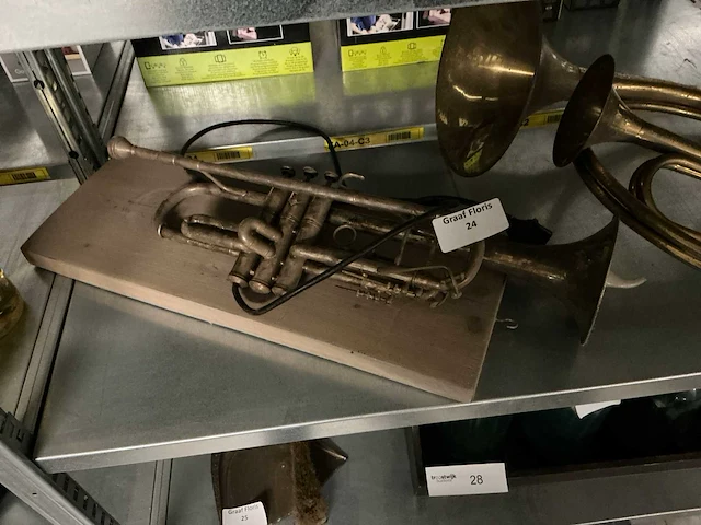 Vintage muziekinstrumenten - afbeelding 5 van  6