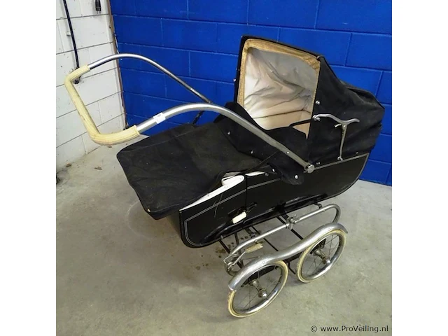 Vintage pedigree kinderwagen - afbeelding 1 van  5