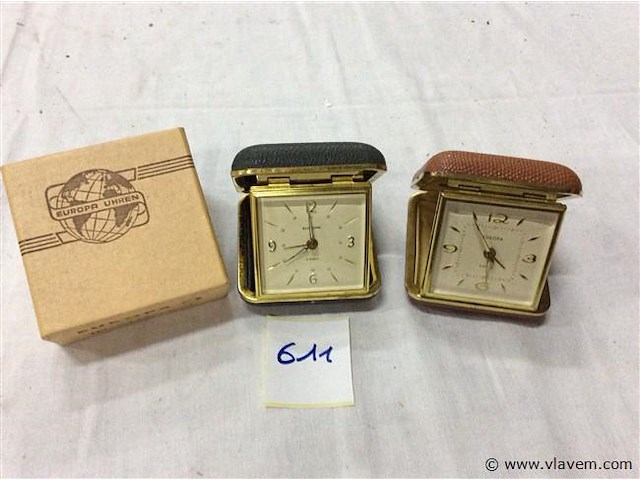 Vintage reiswekkers 2stuks - afbeelding 1 van  2