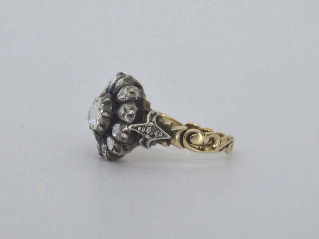 Vintage ring met natuurlijke diamanten - afbeelding 2 van  11