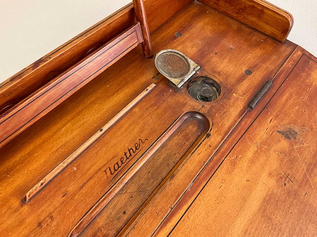 Vintage schoolbank voetenplank verstelbaar - afbeelding 2 van  5