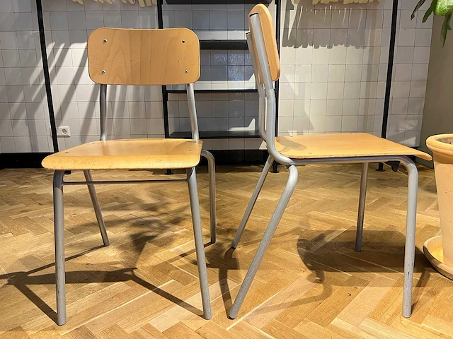 Vintage schoolstoel - afbeelding 1 van  6