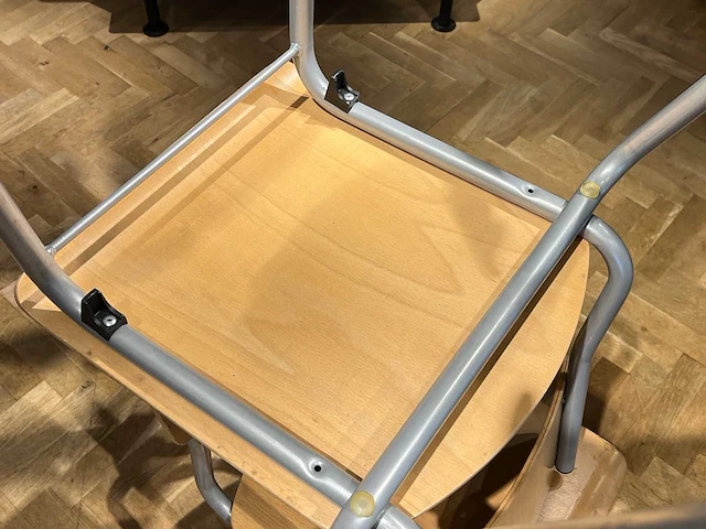 Vintage schoolstoel - afbeelding 6 van  6