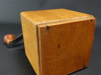 Vintage schootkoffiemolen - afbeelding 5 van  5