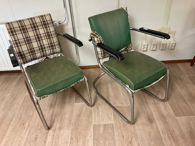 Vintage stoelen kunstleder en metaal - afbeelding 1 van  1