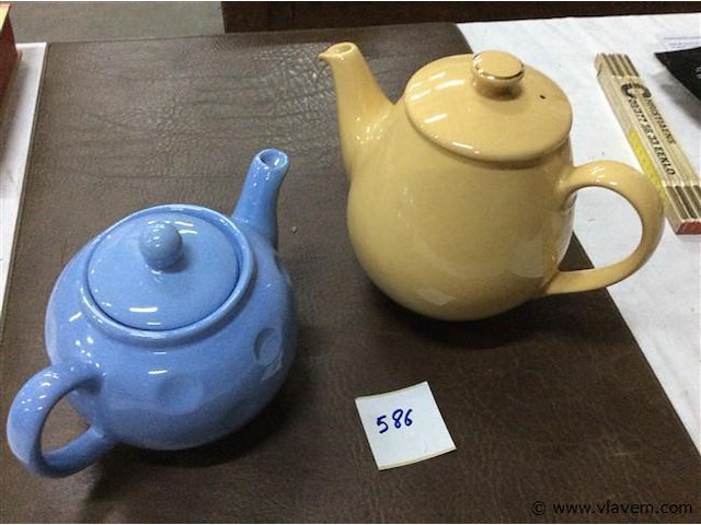 Vintage theepotten 2stuks - afbeelding 1 van  3