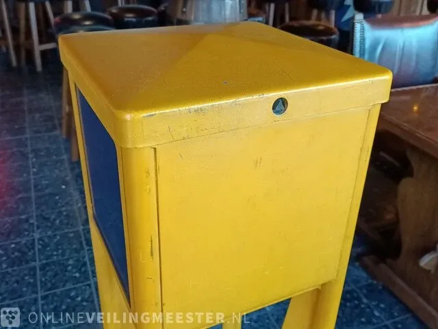 Vintage verkeerszuil geel - afbeelding 5 van  5