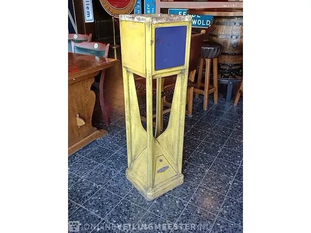 Vintage verkeerszuil geel - afbeelding 3 van  5