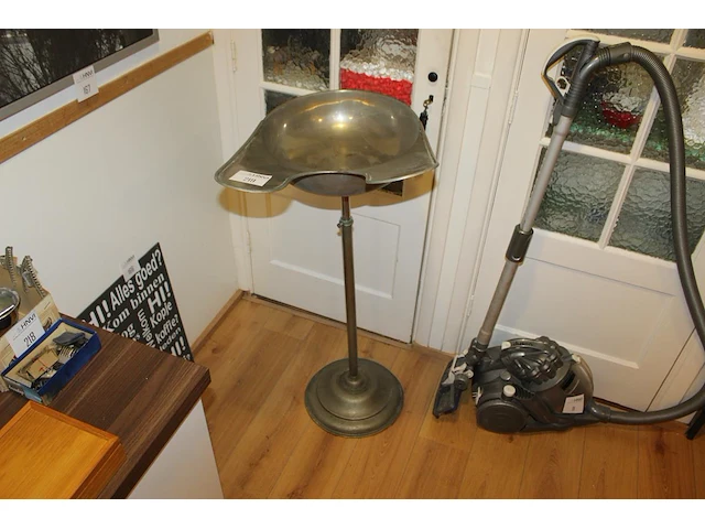 Vintage was unit in hoogte verstelbaar. - afbeelding 1 van  2