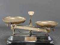 Vintage weegschaal - afbeelding 1 van  5