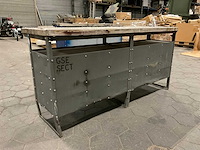 Vintage werkbank met houten werkblad - afbeelding 6 van  8