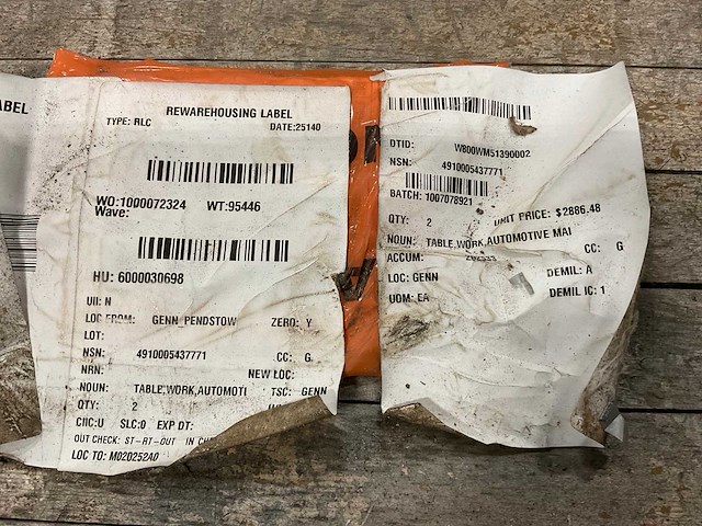 Vintage werkbank met houten werkblad - afbeelding 9 van  9