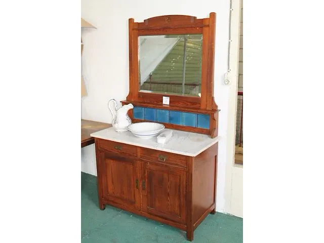Vintage/antieke wastafel met spiegel en lampetset 110 x 55 cm, hoogte ca. 190 cm. - afbeelding 3 van  4