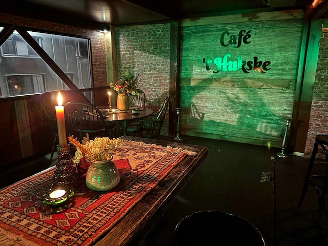Vip-trailer compleet met inboedel - afbeelding 4 van  33