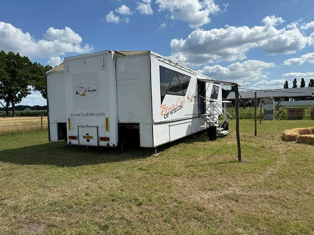 Vip-trailer compleet met inboedel - afbeelding 24 van  33