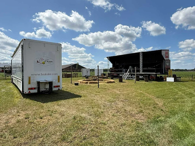 Vip-trailer compleet met inboedel - afbeelding 25 van  33