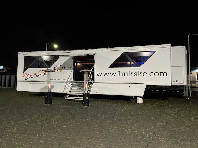 Vip-trailer compleet met inboedel - afbeelding 23 van  33