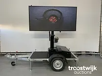 Viplex p8 tekstkar led scherm op aanhangwagen op accu,s en 220volt - afbeelding 13 van  49