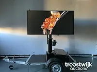 Viplex p8 tekstkar led scherm op aanhangwagen op accu,s en 220volt - afbeelding 16 van  49