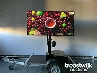 Viplex p8 tekstkar led scherm op aanhangwagen op accu,s en 220volt - afbeelding 35 van  49