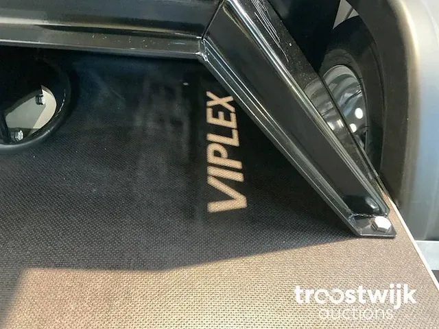 Viplex p8 tekstkar led scherm op aanhangwagen op accu,s en 220volt - afbeelding 48 van  49