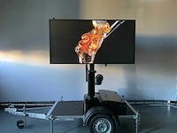 Viplex p8 tekstkar led scherm op aanhangwagen op accu,s en 220volt - afbeelding 16 van  49