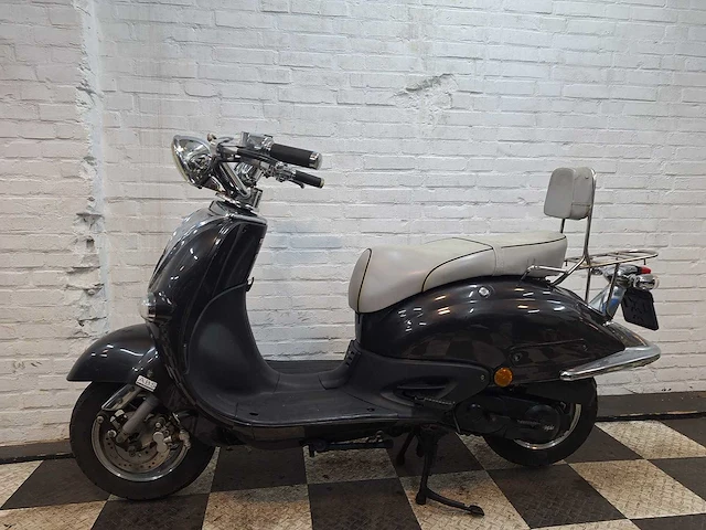 Viraggio grande retro 25 km snorscooter 4takt - afbeelding 1 van  7