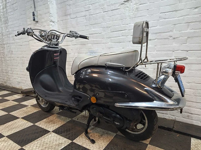 Viraggio grande retro 25 km snorscooter 4takt - afbeelding 3 van  7