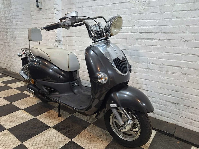 Viraggio grande retro 25 km snorscooter 4takt - afbeelding 7 van  7