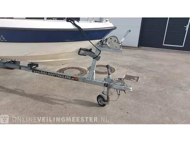 Vis/console boot bryza 410 met suzuki 15 pk buitenboordmotor en riba boottrailer bryza , 410 - afbeelding 29 van  41