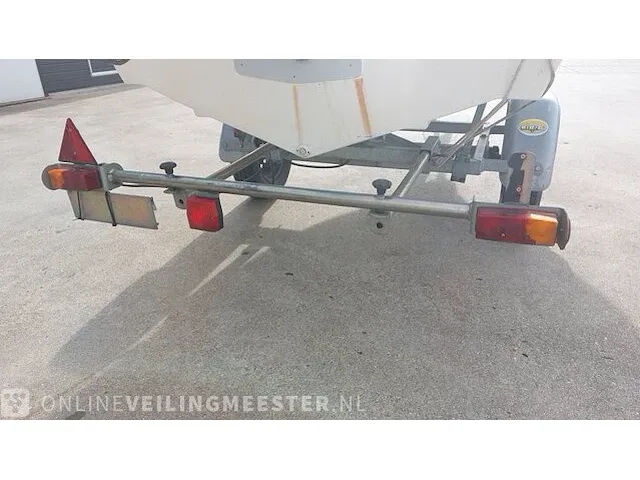 Vis/console boot bryza 410 met suzuki 15 pk buitenboordmotor en riba boottrailer bryza , 410 - afbeelding 33 van  41