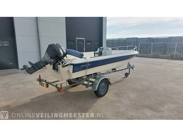Vis/console boot bryza 410 met suzuki 15 pk buitenboordmotor en riba boottrailer bryza , 410 - afbeelding 23 van  41