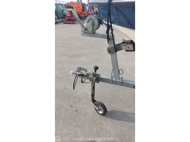 Vis/console boot bryza 410 met suzuki 15 pk buitenboordmotor en riba boottrailer bryza , 410 - afbeelding 36 van  41
