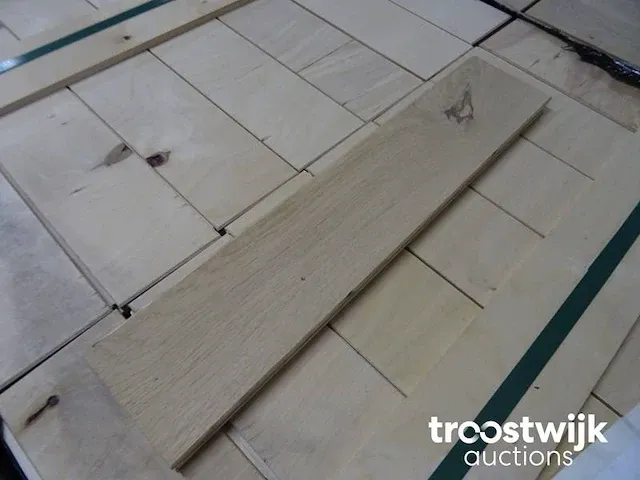 Visgraat lamelparket eiken, ca 28 m2 - afbeelding 3 van  5
