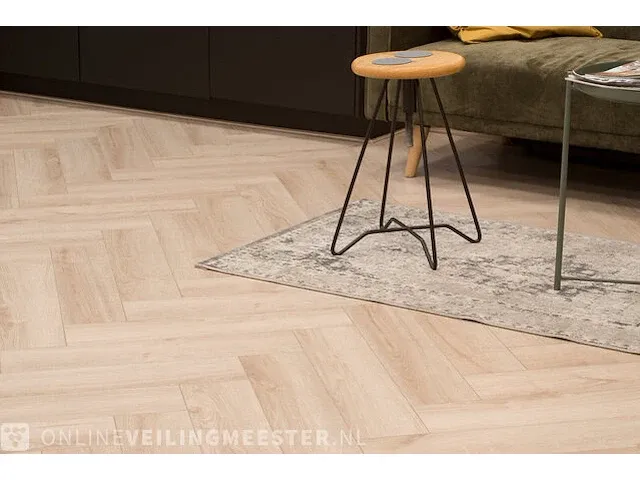 Visgraat laminaat vloer - 40,46m2 floer, creme eiken - afbeelding 1 van  7