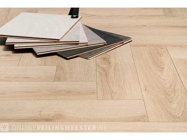 Visgraat laminaat vloer - 40,46m2 floer, creme eiken - afbeelding 2 van  7