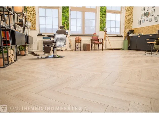 Visgraat laminaat vloer - 40,46m2 floer, creme eiken - afbeelding 3 van  7