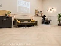Visgraat laminaat vloer - 40,46m2 floer, creme eiken - afbeelding 5 van  7