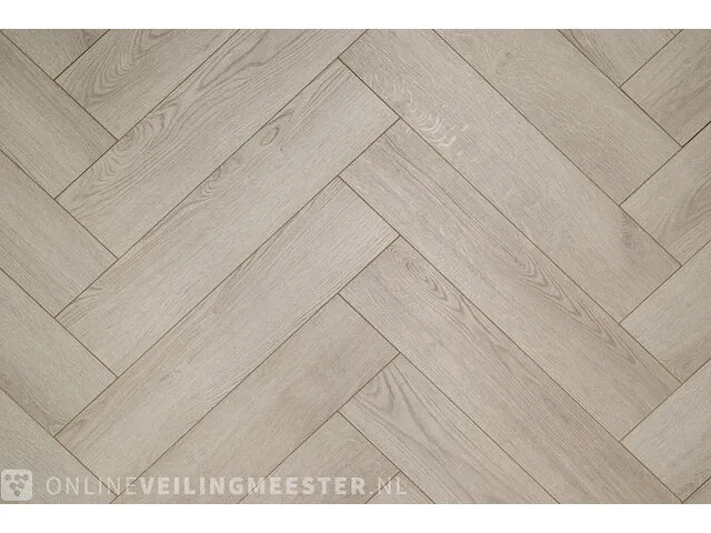Visgraat laminaat vloer - 61,88m2 floer, vergrijsd eiken - afbeelding 3 van  7