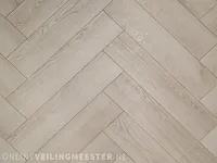 Visgraat laminaat vloer - 61,88m2 floer, vergrijsd eiken - afbeelding 3 van  7