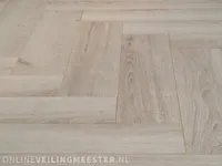 Visgraat laminaat vloer - 61,88m2 floer, vergrijsd eiken - afbeelding 4 van  7